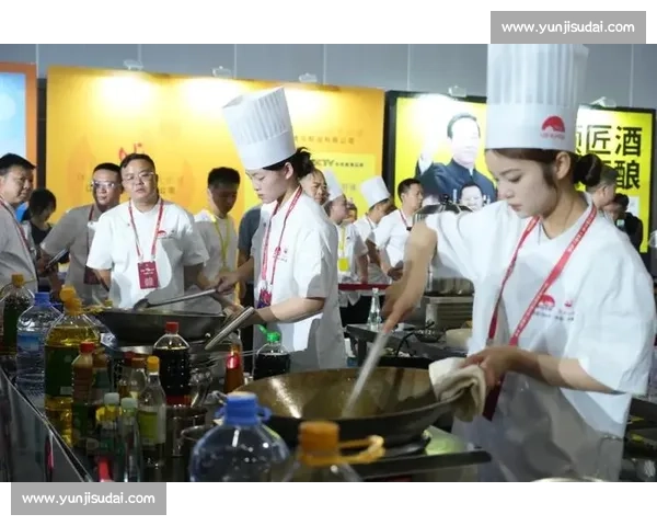 《厨艺精英大赛精彩纷呈 创新美食对决引爆味觉盛宴》 《厨艺精英大赛精彩纷呈 创新美食对决引爆味觉盛宴》